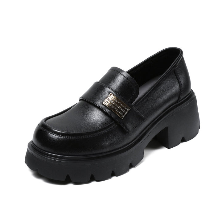 Dame Chunky Platform Slipper med stilfuldt rem-detalje Stilla