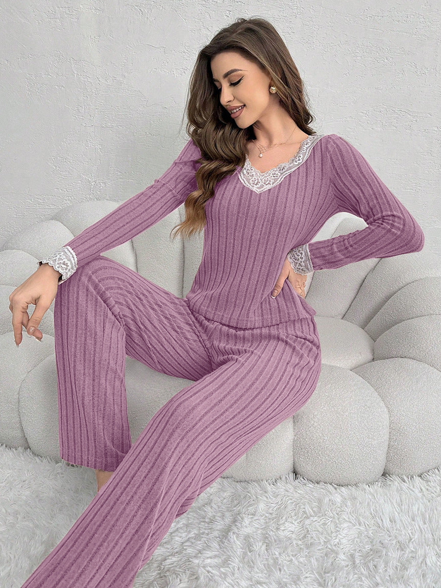 Dame Elegant og komfortabelt pyjamasæt med spidselementer Stilla