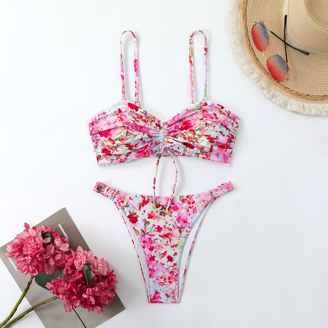 Dame Bikini-sæt med raffineret flæse-design og høj benudskæring Stilla