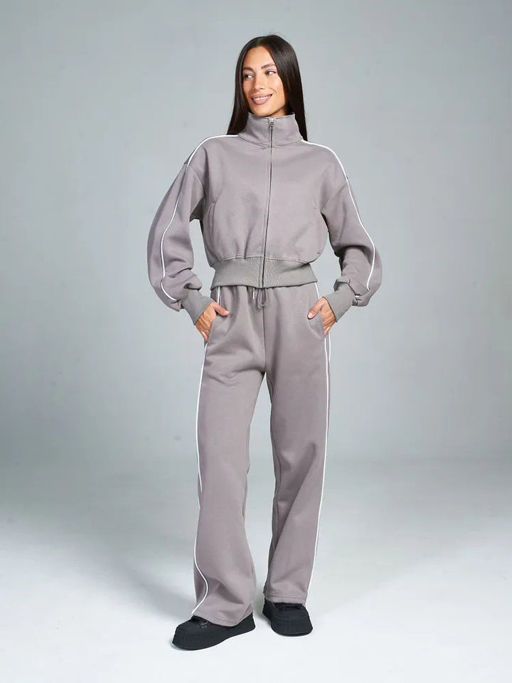 Kvinders sporty fritidssuit med høj krave Skovae