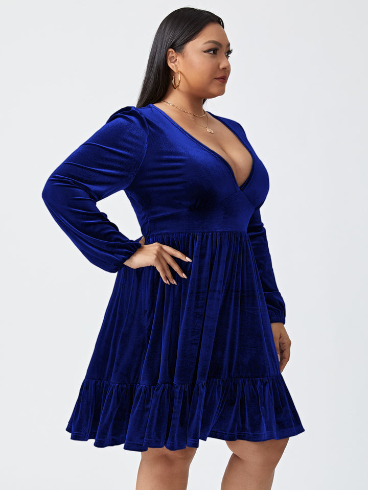 Dame romantisk omslagkjole med flæsekant og dyb V-udskæring Stilla