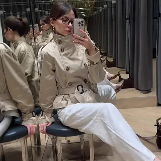 Dame mode kort trench coat med dobbeltrække af knapper og talje bælte Stilla