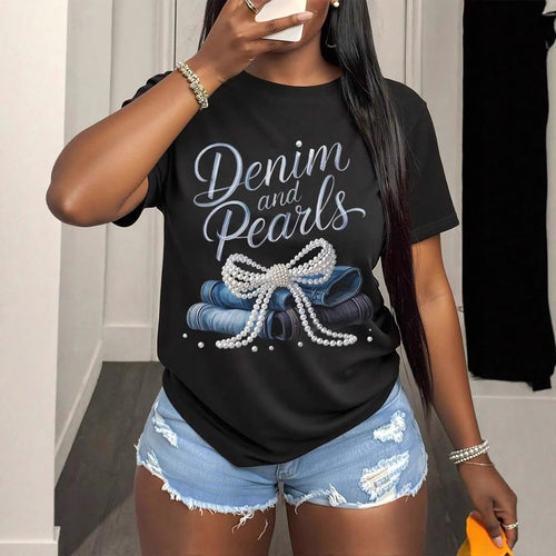Dame T-shirt med kreativ tekst og elegante perleaccentuer Skovae