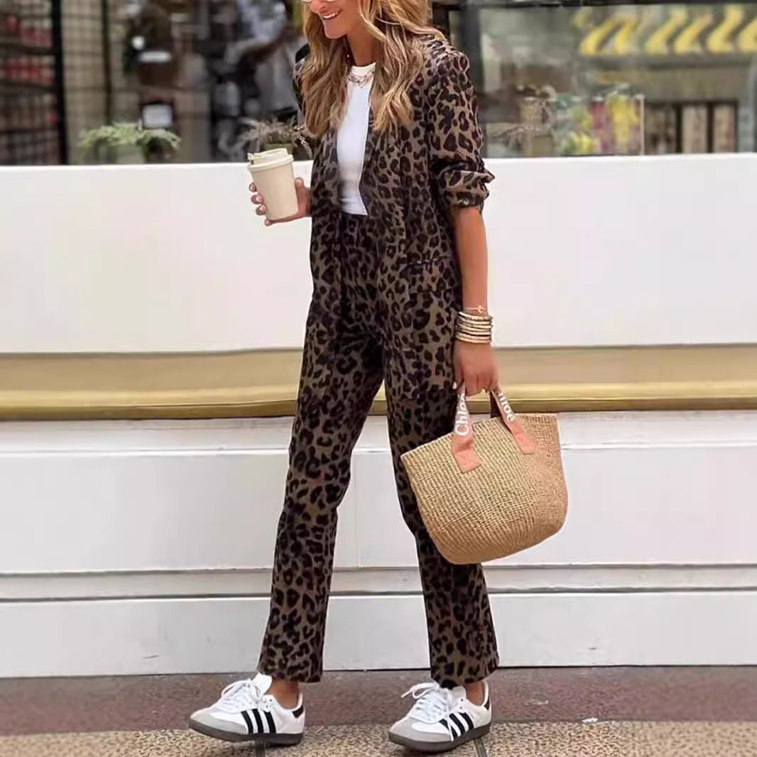 Dame Elegant og moderigtigt jakkesæt med leopardmønster Stilla
