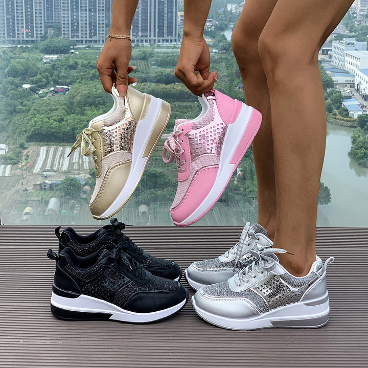 Dame Sporty Sneakers med åndbart netstruktur og modede accenter Stilla