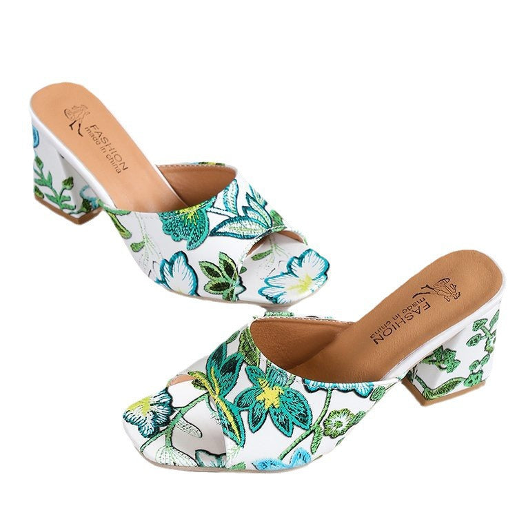 Dame Klodset Sandaler med blomsterdesign og komfortabel blokhæl Stilla
