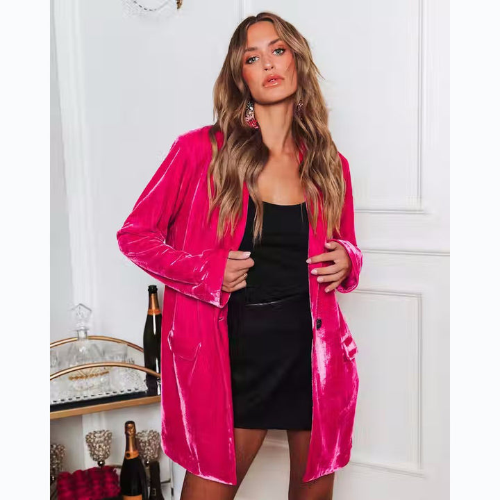Kvindernes elegante velour cardigan med afslappet snit og praktiske lommer Skovae
