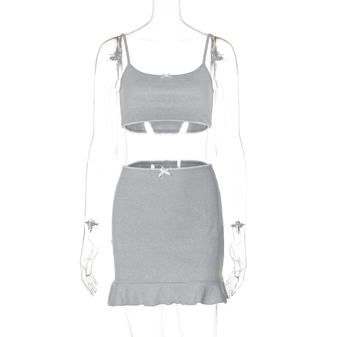 Dame sæt bestående af figursyet crop-top og miniskørt med flæse detaljer Stilla