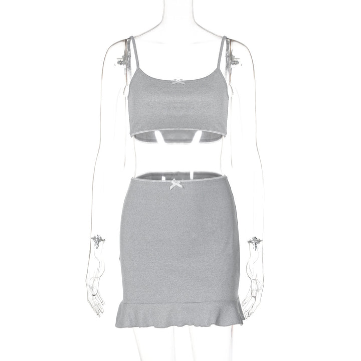Dame sæt bestående af figursyet crop-top og miniskørt med flæse detaljer Stilla