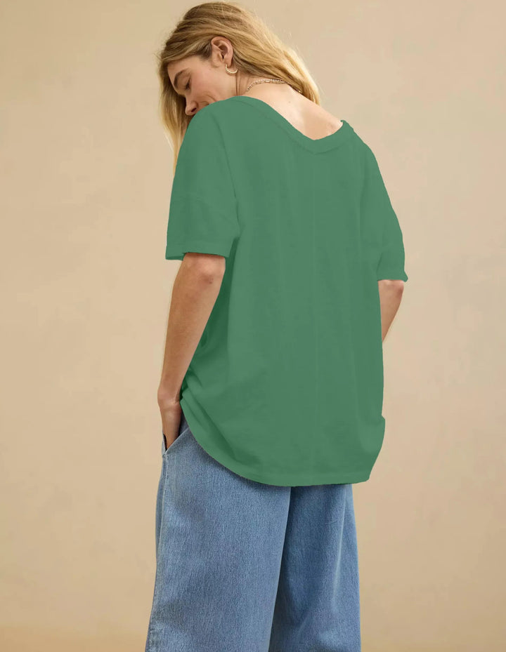 Dame afslappet oversized T-shirt med dyb V-hals Stilla