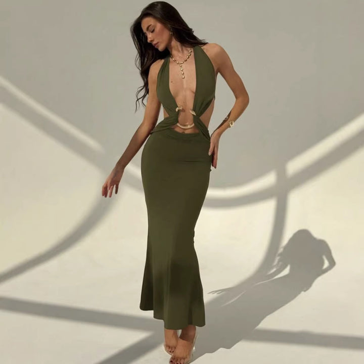 Dame Maxi-kjole med forførende halterneck og elegante cut-out-detaljer Skovae
