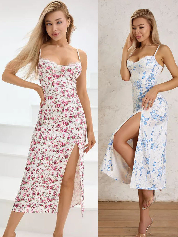 Dame figurtilpasset blomstermaxikjole med blondesøm og sidelids Stilla
