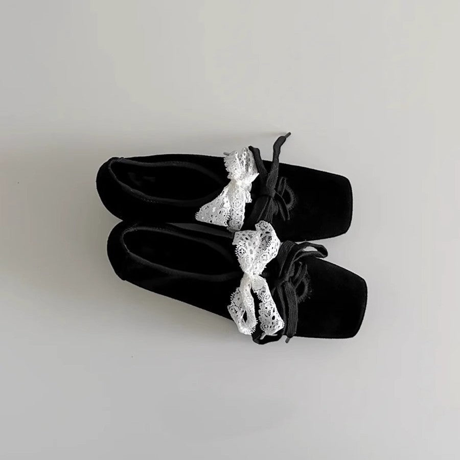 Dame Elegante Balletflade med kvadratisk tåform og snøredetalje Stilla