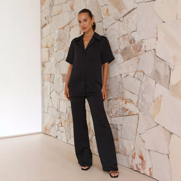 Dame Satin Pyjamas Sæt med elegant snit og komfortable detaljer Stilla