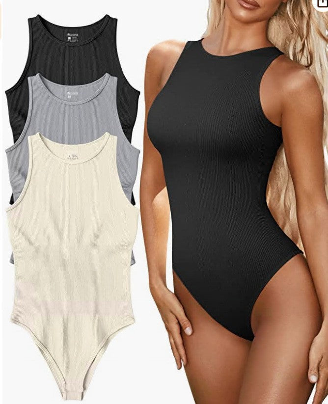 Dame sømløs badedragt med sporty snit og ribstruktureret design Stilla