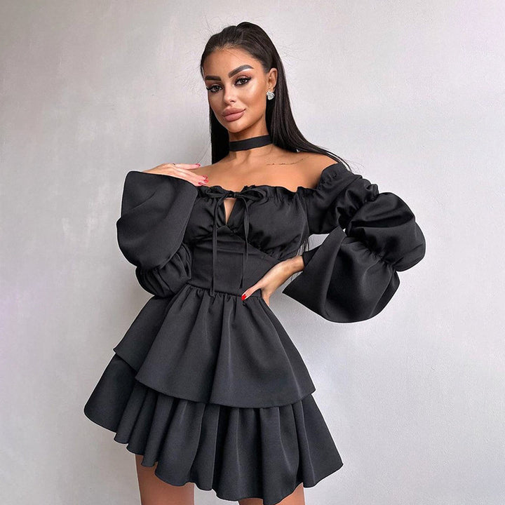 Dame Flirty Off-Shoulder Mini Kjole med Flæsekant Stilla