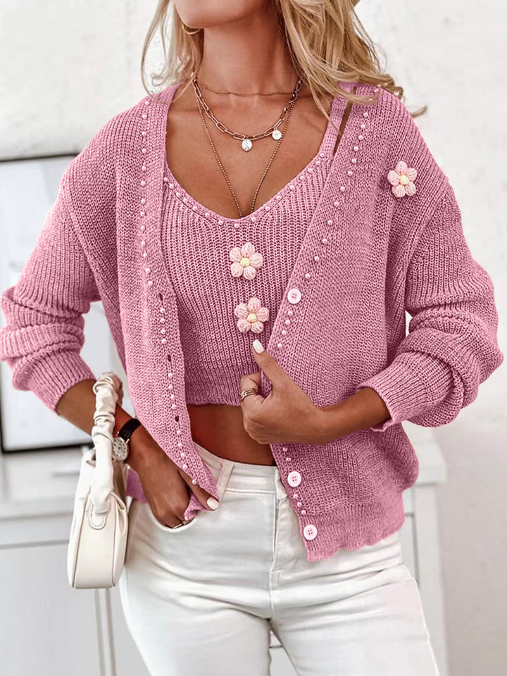 Dame moderigtig strikcardigan med florale applikationer og perle detaljer Stilla
