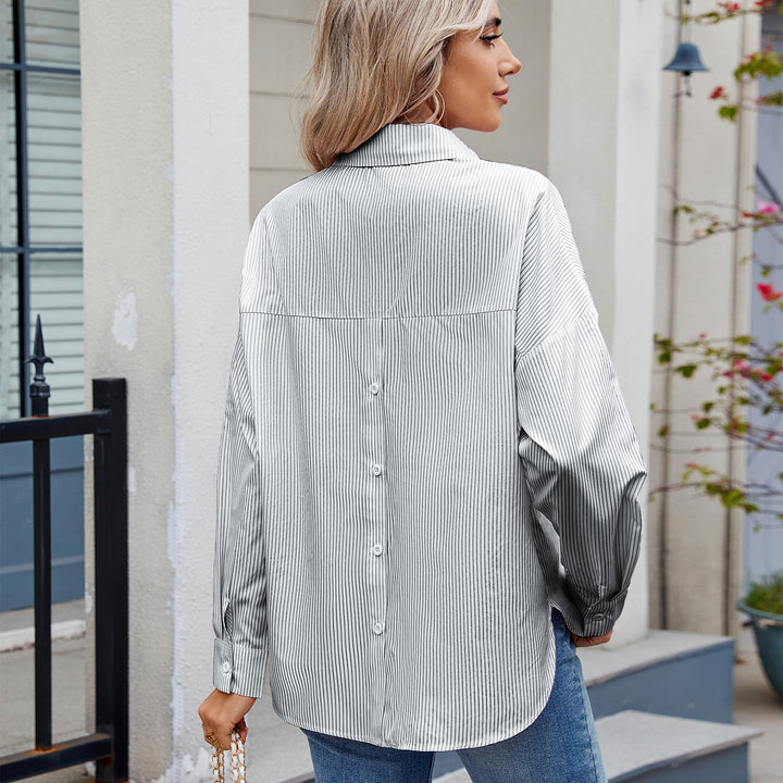 Dame stribet bluse med elegant pasform og moderne snit Stilla