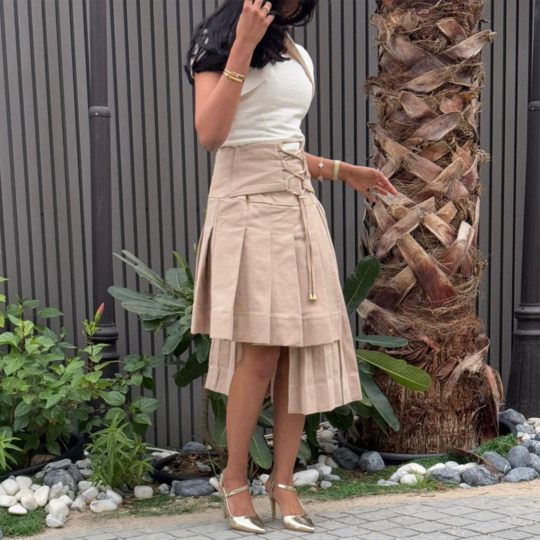 Dame nederdel i afslappet plisseret stil med fashionable snøre detaljer Skovae