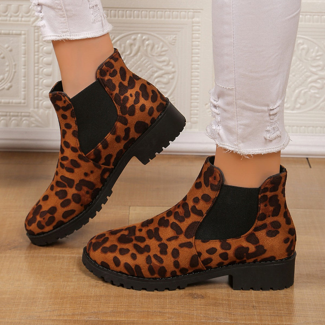 Dame Chelsea Støvler i trendy Leopardmønster med elastiske sideindlæg og skridsikker sål Stilla