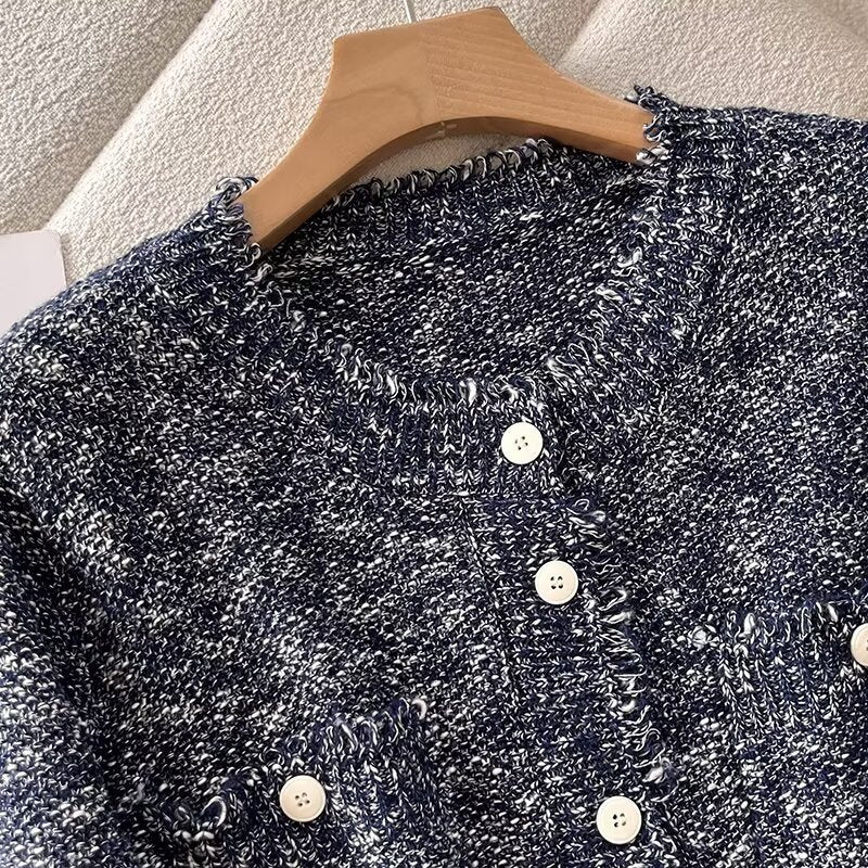 Dame mode cardigan med knaplukning og praktiske lommer Stilla