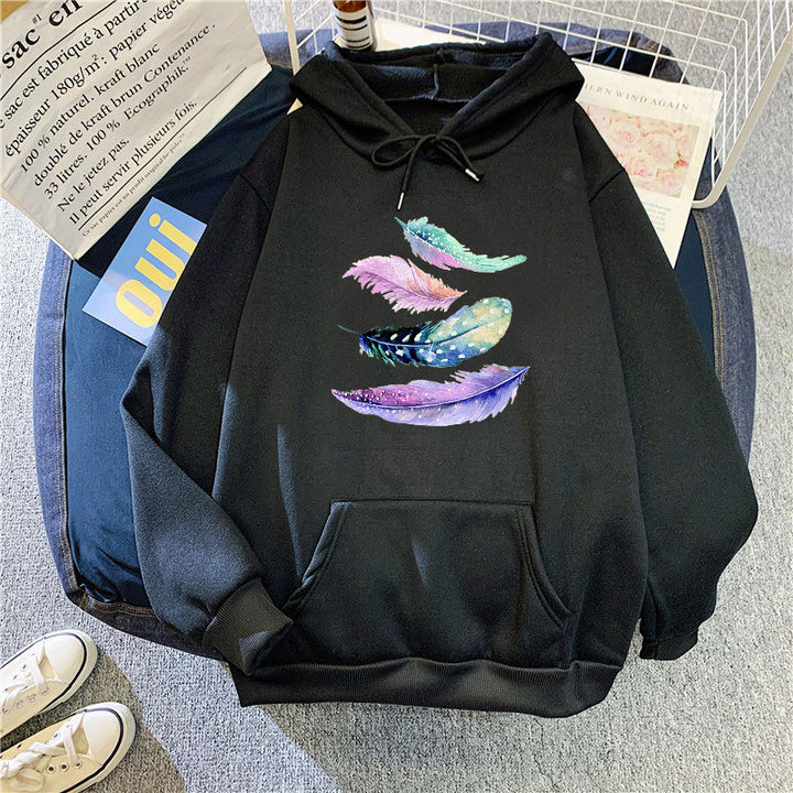 Kvindernes hoodie med kunstnerisk fjer motiv Skovae