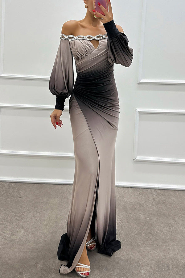 Dame Off-Shoulder Aftenkjole med draperet talje og glitrende applikationer Stiila