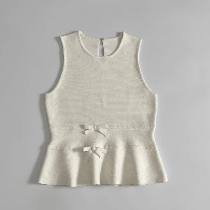 Femme Peplum Top med justerbar bindedetalje Stilla
