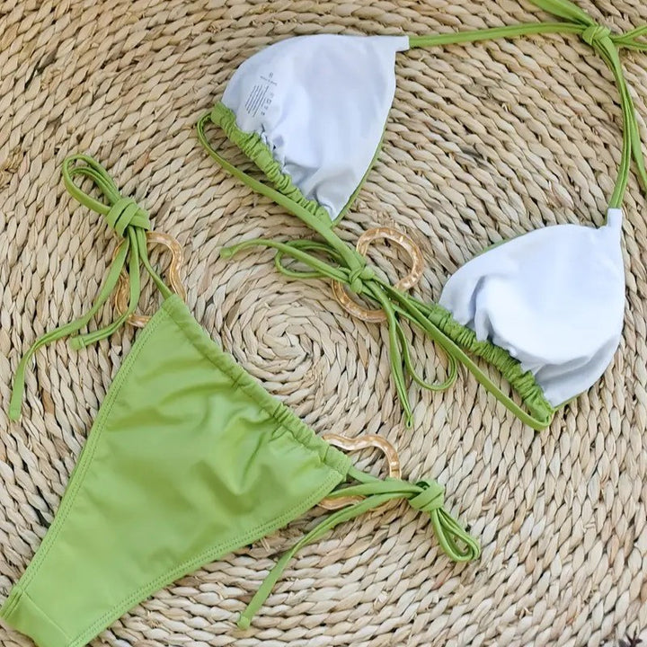 Dame Triangel-Bikini-Sæt med dekorative spænder og justerbare stropper Stilla