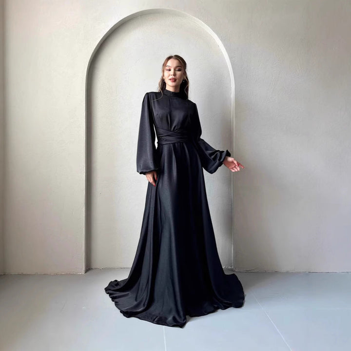 Stilla | Elegante kjole med båndstropper og overdimensionerede lanternærmer