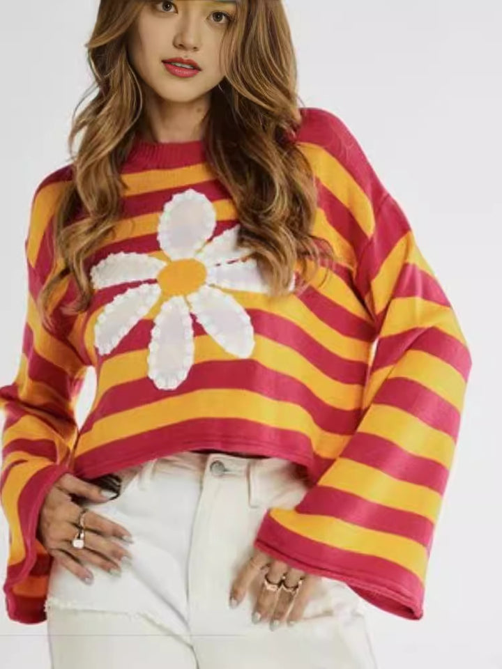 Dame Modish Crop-Sweater med fluffy blomsterdesign og stribet design Stilla