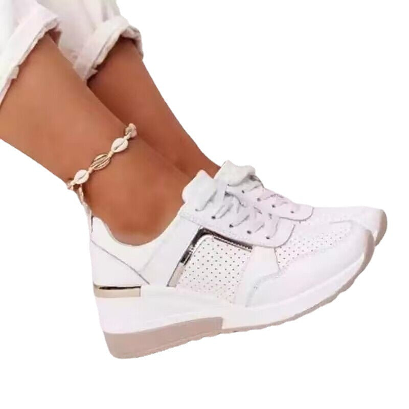 Dame Sneakers med åndbart mesh-overdel og elegant wedge-sål Stilla