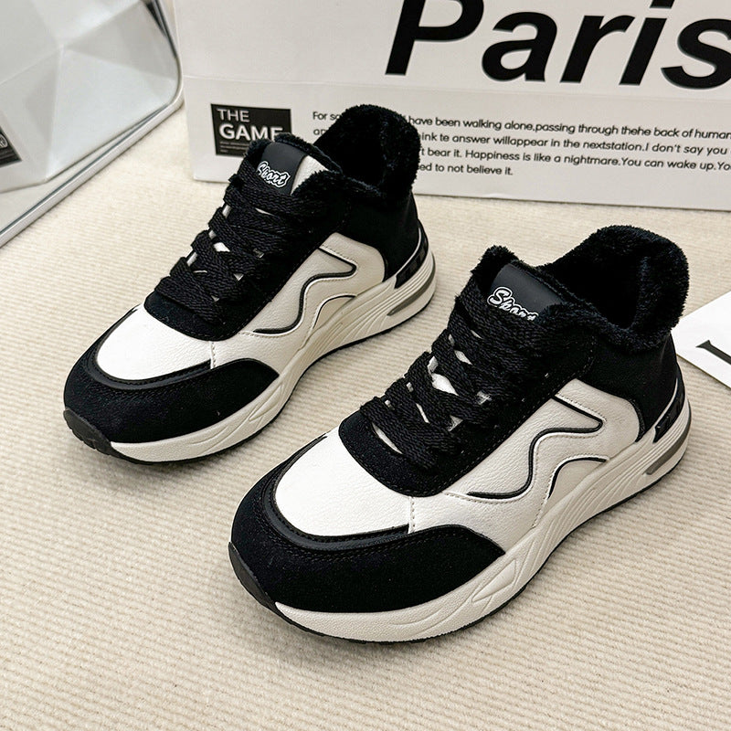 Dame Komfortable Sneakers med hyggeligt indvendigt for og robust sål Stilla