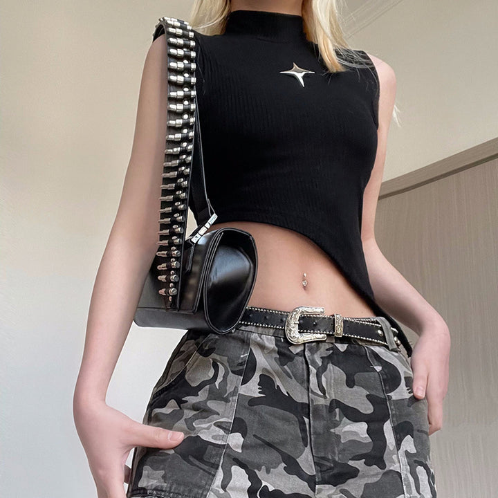 Dame asymmetrisk crop-top med moderne design og dekorative detaljer Skovae