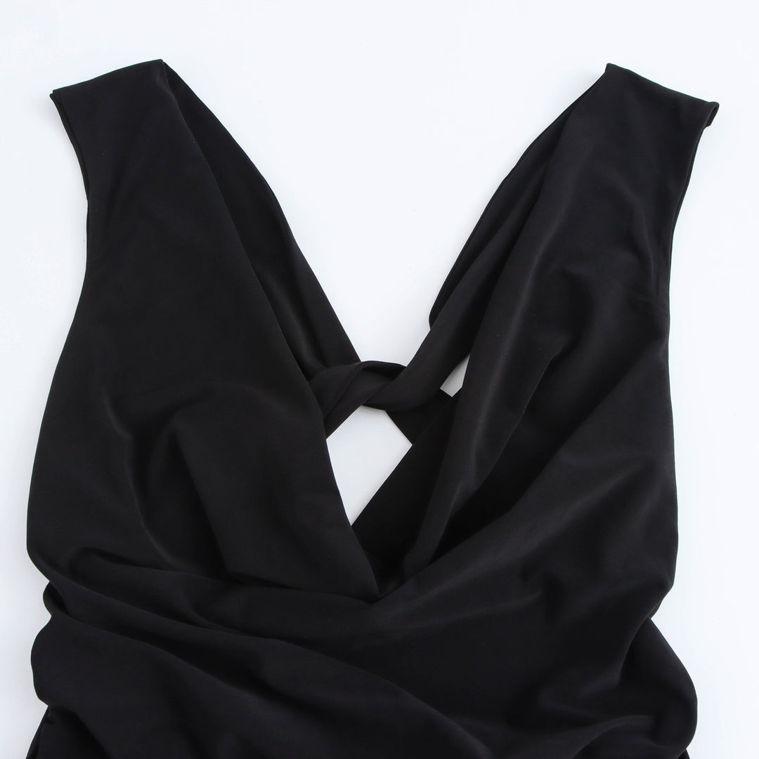 Femme Draperet Cowl Neck Bodycon Kjole med Åben Ryg Detalje Stilla
