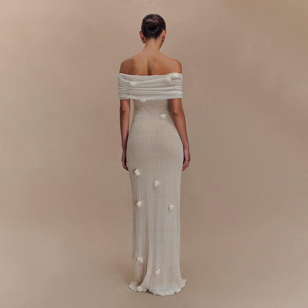 Dame Elegant Maxikjole med Off-Shoulder Snit og floralt Detalje Stilla