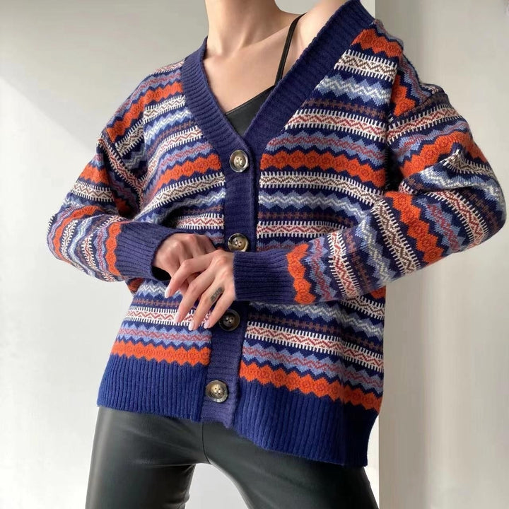 Dame afslappet strik cardigan med farverigt mønster og knaplukning Stilla