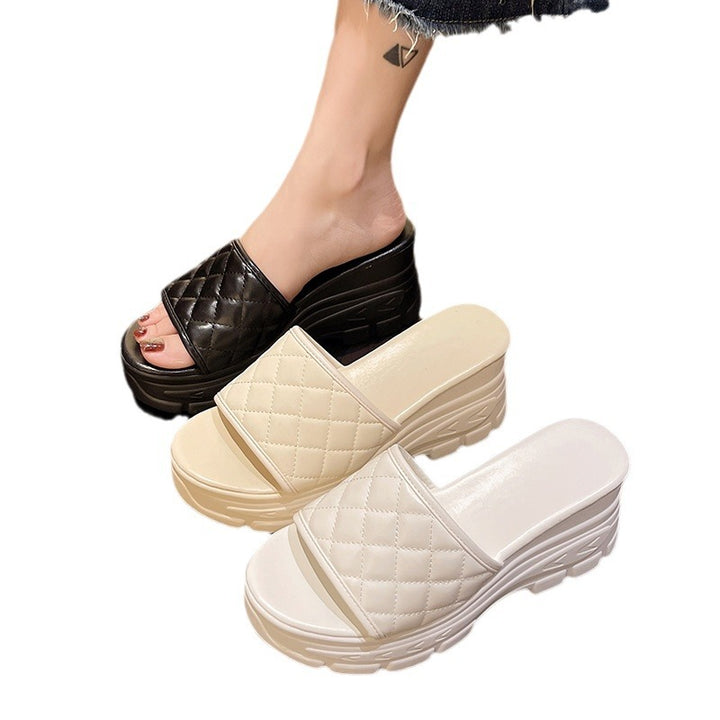 Dame mode plateau sandaler i quilted design med bred ydersål Stilla