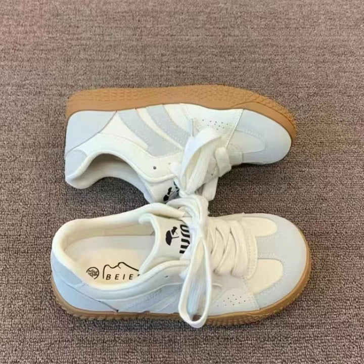 Dame sporty sneakers med åndbart overmateriale og skridsikker sål Stilla