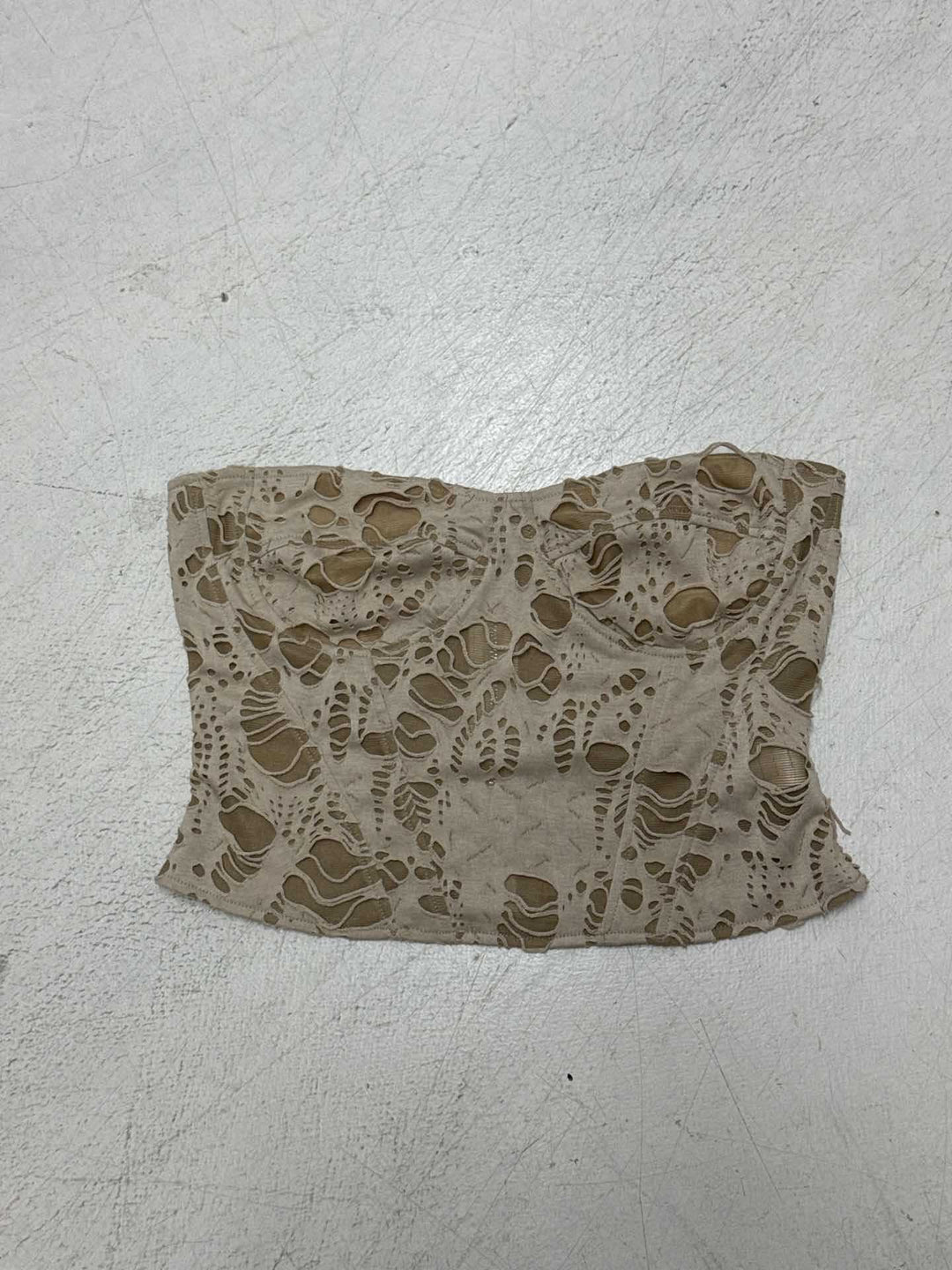 Dame tætsiddende Bustier-top med imponerende Cut-Outs Skovae