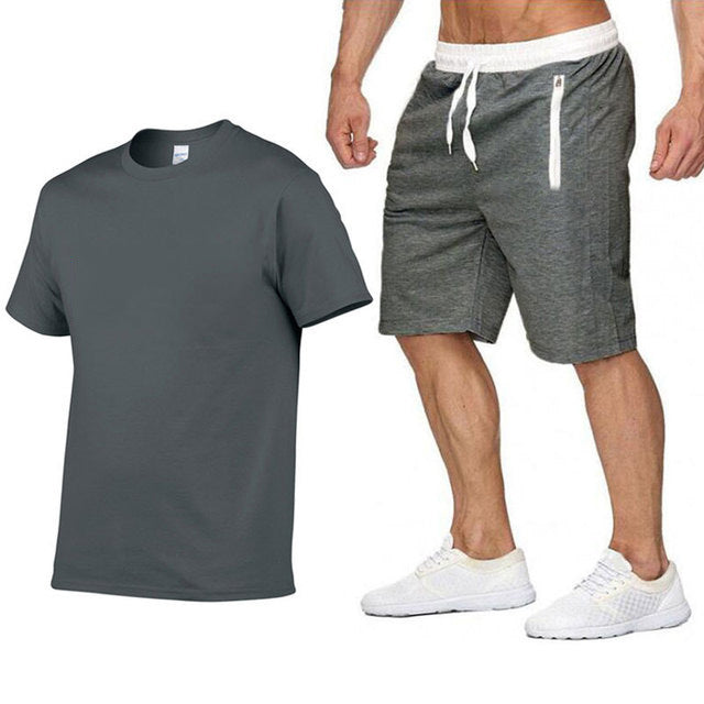 Herre sporty T-shirt og behagelige shorts i en afslappet stil Stilla