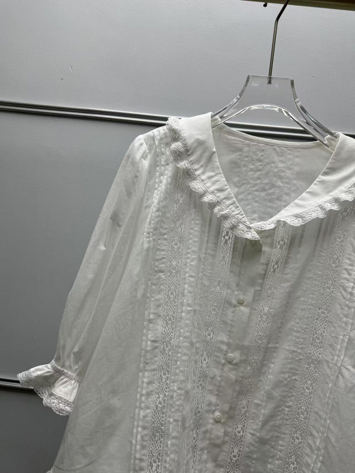 Dame Uigennemsigtig Bluse med romantiske Spidsindsatser og voluminøse Puffærmer Stilla