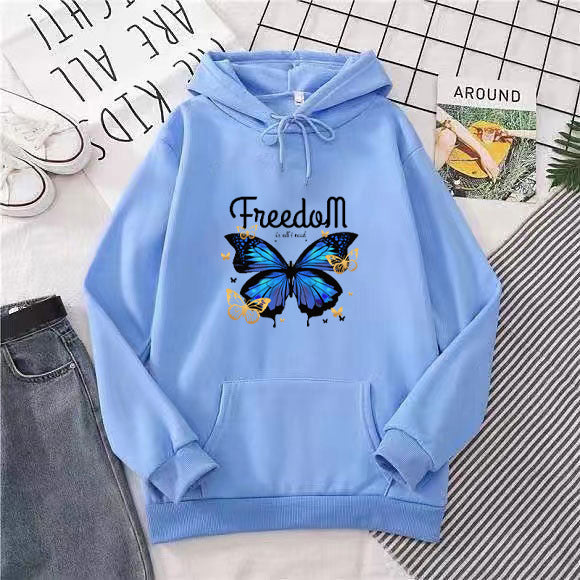 Dame hætte sweatshirt med kunstnerisk sommerfugl design Skovae