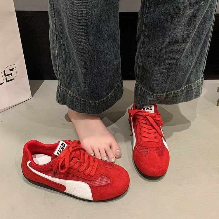 Dame sportiv sneaker i elegant design med åndbar overfladestruktur og fleksibelt sålprofil Stilla