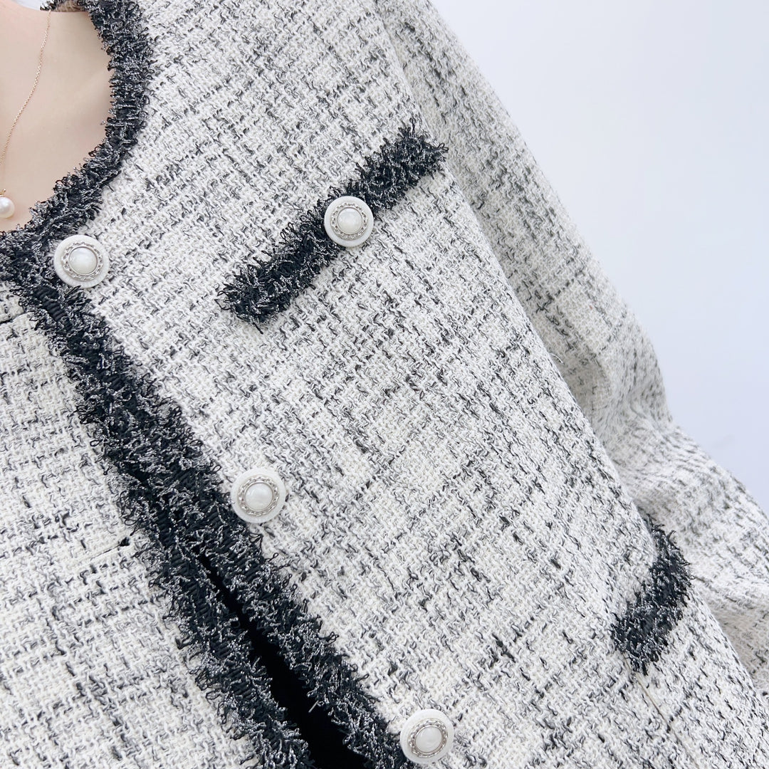 Dame Elegant Boucle-Jakke med struktureret overflade og dekorerende knapdetaljer Stilla
