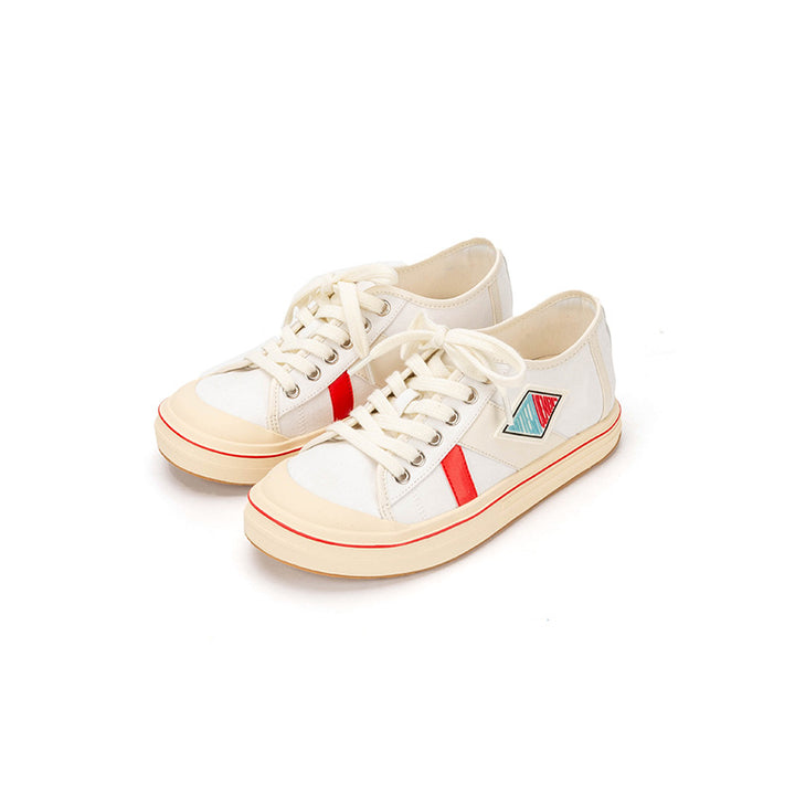Dame Sneakers i afslappet retro-stil med unikt design og behagelig sål Stilla