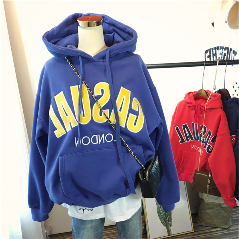 Femme Cropped Casual Hoodie med Bold Graphic Stilla