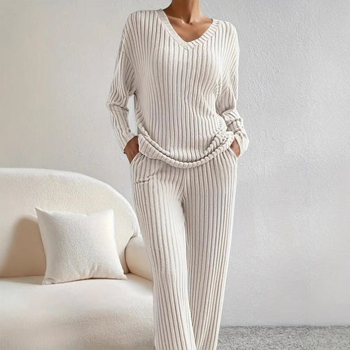 Kvindernes hyggelige strikkede jumpsuit i moderne ribdesign Stilla