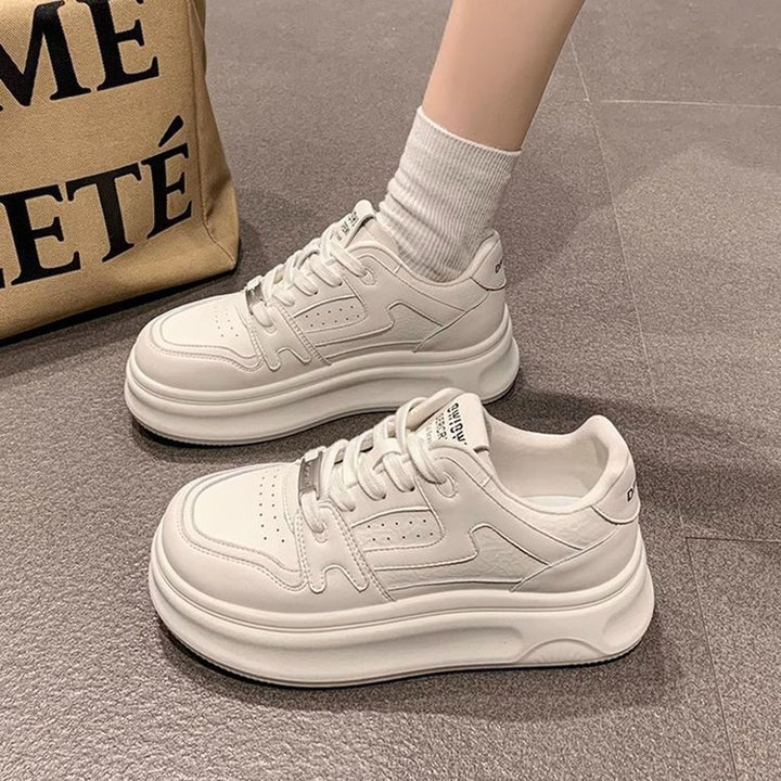 Dame sporty sneakers med dämpende sålstruktur og åndbart mesh-vareindlæg Stilla