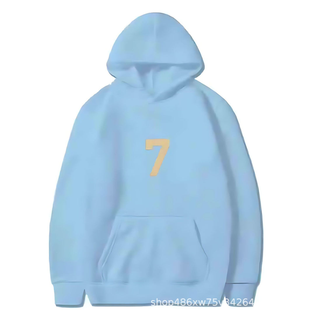 Kvinders hoodie med sporty design og numerisk print Skovae